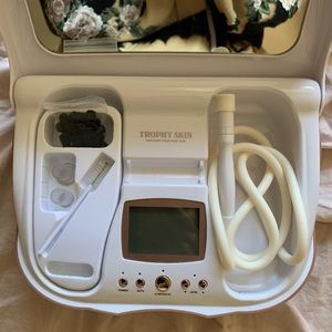 Microdermabrasion (Exfoliating)